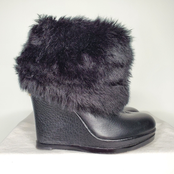 13) VINCE CAMUTO Wedge Fur Boots Sz. 7 - Picture 2 of 5